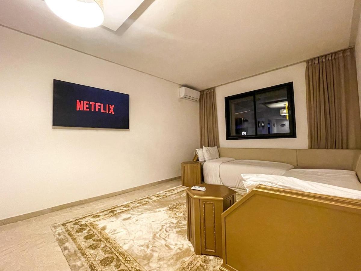 Apartment Luxury Aprt 2-bedrooms-pool Hivernage Centre-free Parking *